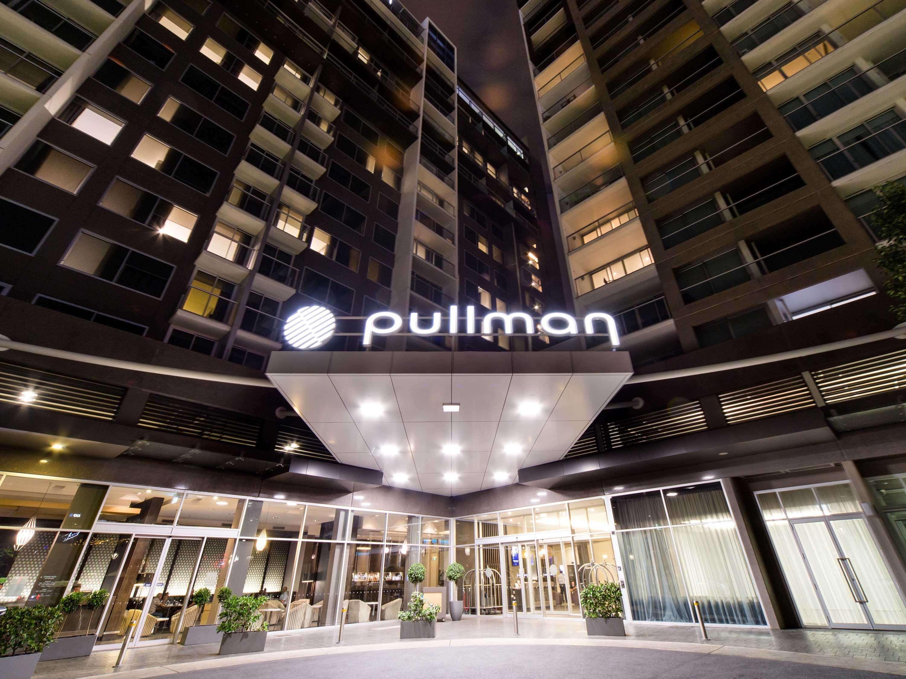 Pullman Adelaide Hotel Exterior photo